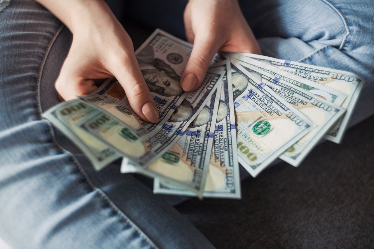 9 Ways to Curb Holiday Spending